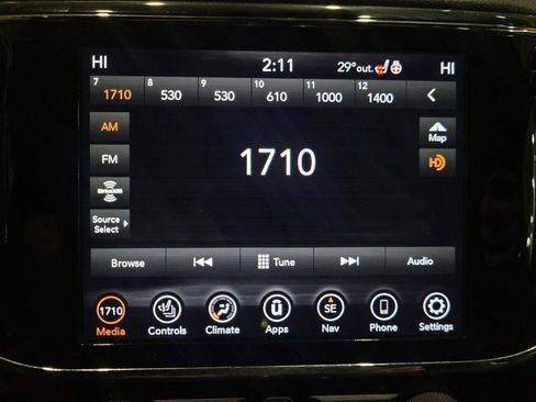 Used 2021 Jeep Grand Cherokee Laredo X image 25