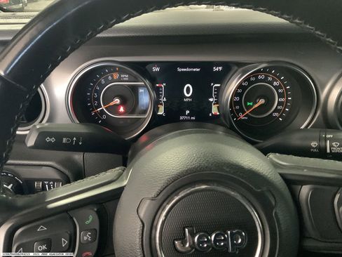 Used 2021 Jeep Gladiator Willys image 8