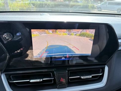 Used 2025 Chevrolet TrailBlazer LT FWD image 17