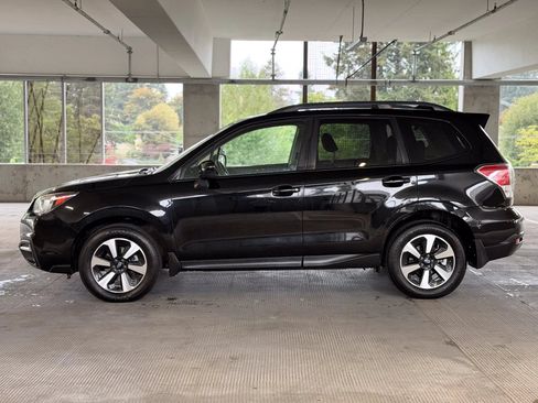 Used 2017 Subaru Forester 2.5i Premium w/ All-Weather Package AWD/4WD image 8