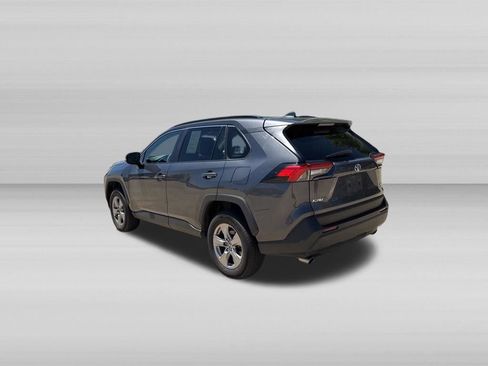 Used 2025 Toyota RAV4 XLE AWD/4WD image 8