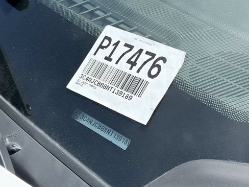 Used 2022 Jeep Compass Latitude w/ Convenience Group FWD image 32