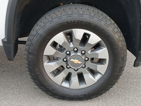 Used 2025 Chevrolet Silverado 2500 Custom w/ Custom Convenience Package image 34