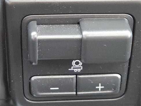 Used 2019 GMC Sierra 1500 AT4 w/ AT4 Premium Package image 7