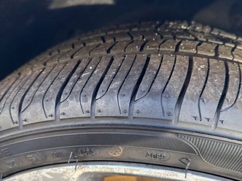 Used 2015 Chrysler 200 C w/ Navigation & Sound Group I image 26