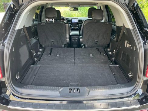 Used 2024 Ford Explorer Limited image 12