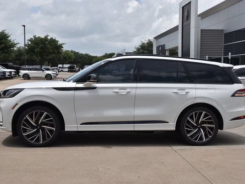 New 2026 Lincoln Aviator Black Label w/ Jet Appearance Package AWD/4WD image 11