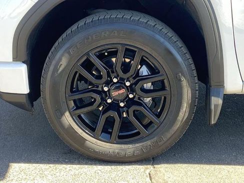 Used 2023 GMC Sierra 1500 Elevation image 28