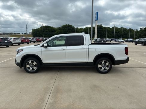 Certified 2025 Honda Ridgeline RTL image 4