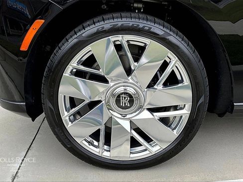 Certified 2025 Rolls-Royce Cullinan image 12