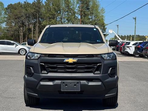 Used 2024 Chevrolet Colorado W/T image 3
