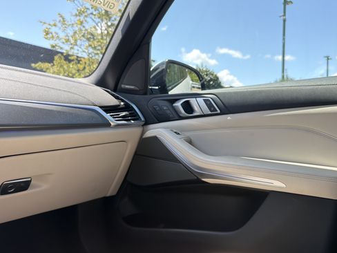 Used 2022 BMW X5 M50i w/ Executive Package AWD/4WD image 24