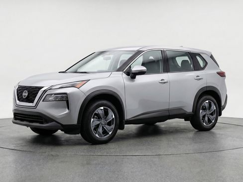 Used 2025 Nissan Rogue SV image 3