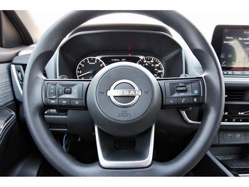 Certified 2023 Nissan Rogue SV image 9