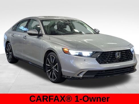 Used 2024 Honda Accord Touring image 3