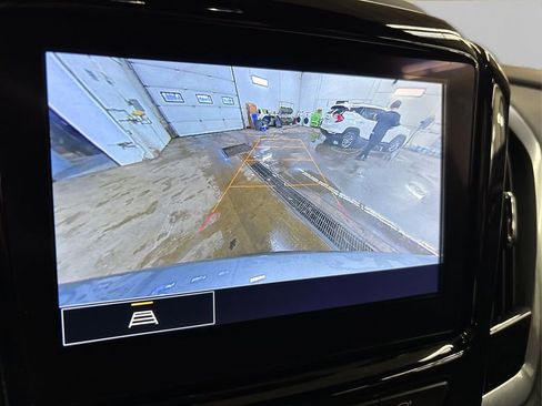 Used 2023 Chevrolet Traverse LT image 33