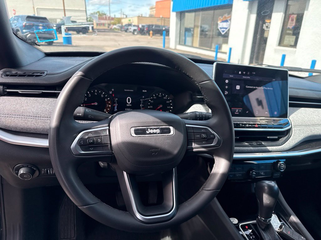 Used 2024 Jeep Compass Latitude AWD/4WD image 22