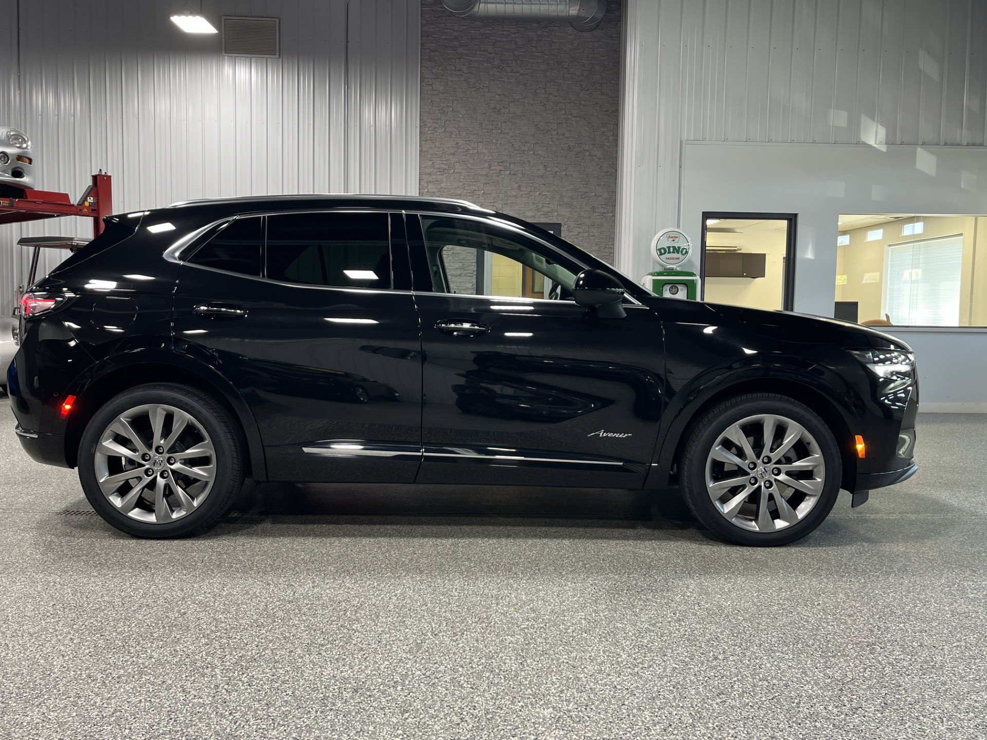 Certified 2023 Buick Envision Avenir AWD/4WD image 5