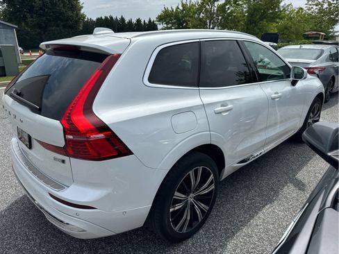 Used 2022 Volvo XC60 B5 Inscription w/ Advanced Package AWD/4WD image 3