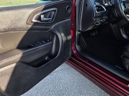 Used 2015 Chrysler 200 C image 7