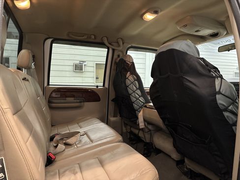 Used 2004 Ford F350 XL image 29