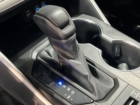 Used 2022 Toyota Highlander L image 22