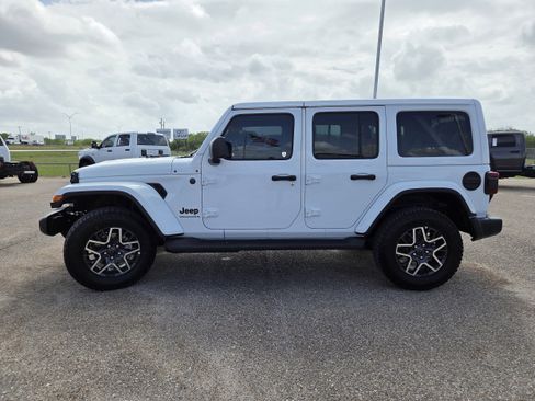 New 2026 Jeep Wrangler Unlimited Sahara AWD/4WD image 4