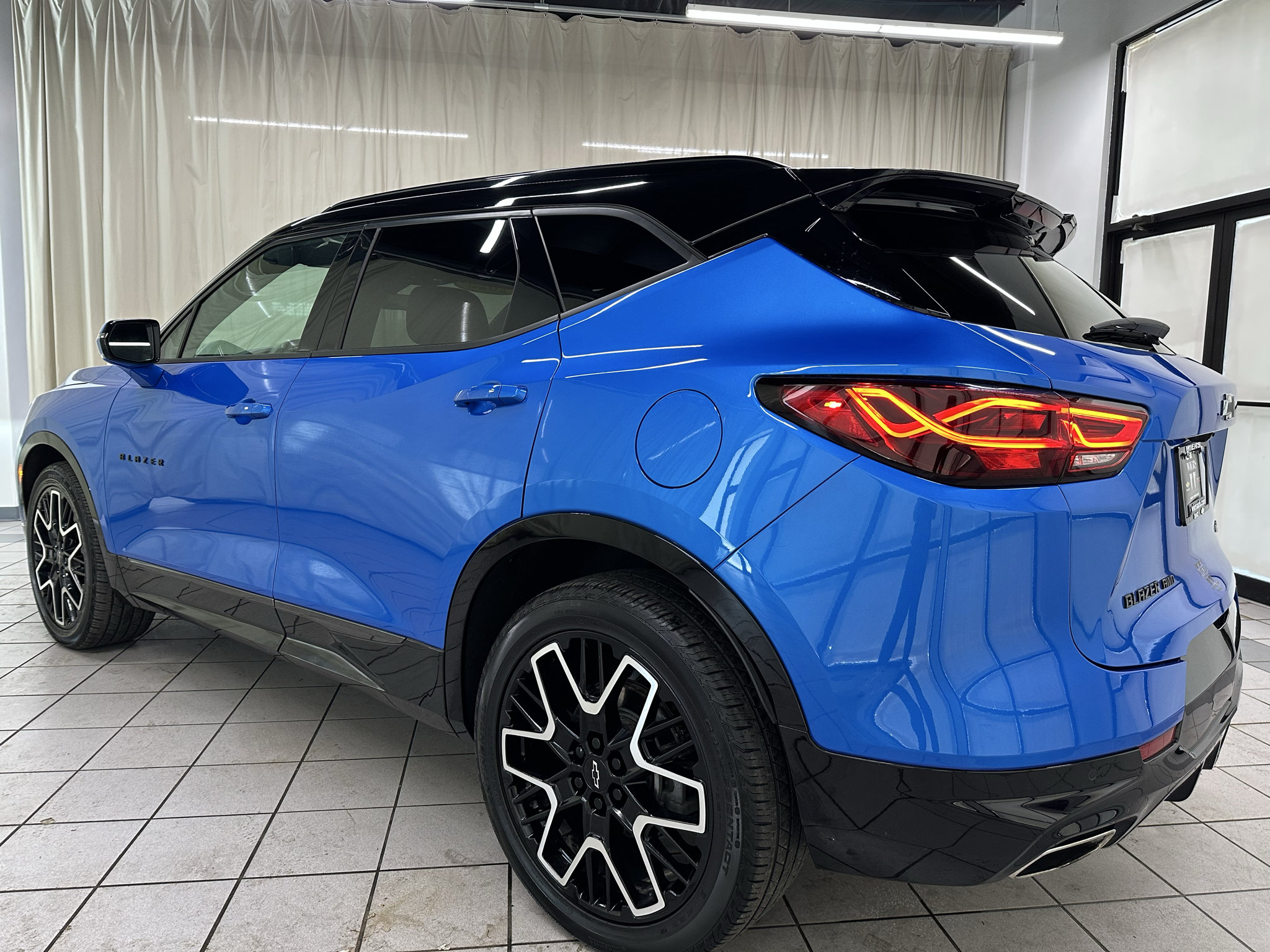 Certified 2025 Chevrolet Blazer RS w/ Driver Confidence II Package AWD/4WD image 11