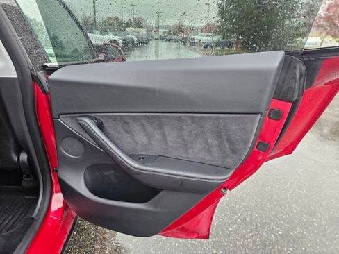 Used 2021 Tesla Model Y Long Range image 14