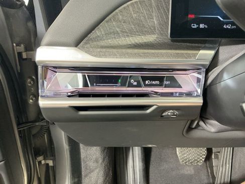 Used 2024 BMW i7 eDrive50 image 19