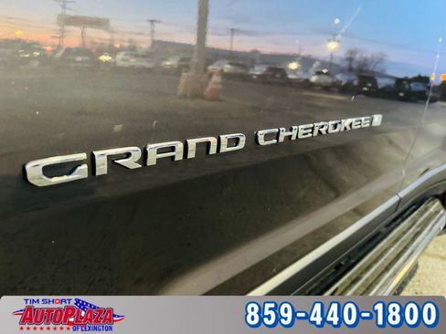 Used 2022 Jeep Grand Cherokee L Laredo w/ Luxury Tech Group I image 11