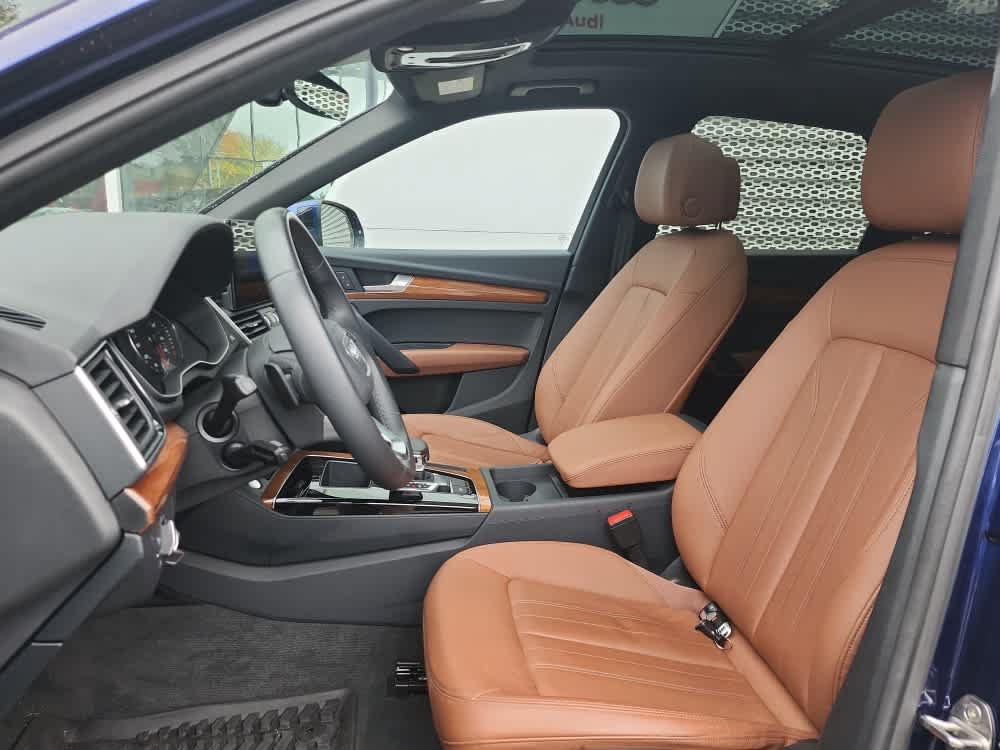 Used 2024 Audi Q5 2.0T Premium w/ Convenience Package AWD/4WD image 4