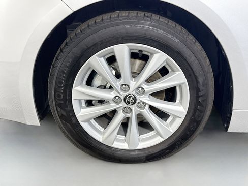 Used 2025 Toyota Corolla SE FWD image 38