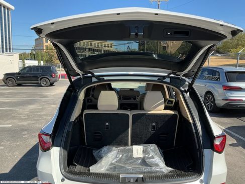 Used 2023 Acura MDX w/ Advance Package AWD/4WD image 10