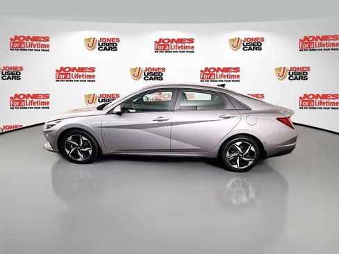 Certified 2023 Hyundai Elantra SEL w/ Convenience Package image 15