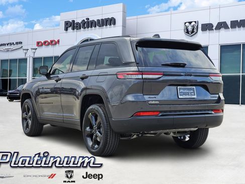 New 2025 Jeep Grand Cherokee Limited image 4