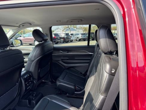 Used 2023 Jeep Grand Cherokee L Limited AWD/4WD image 11
