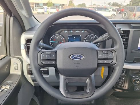 New 2026 Ford F250 XL w/ XL Chrome Package image 8
