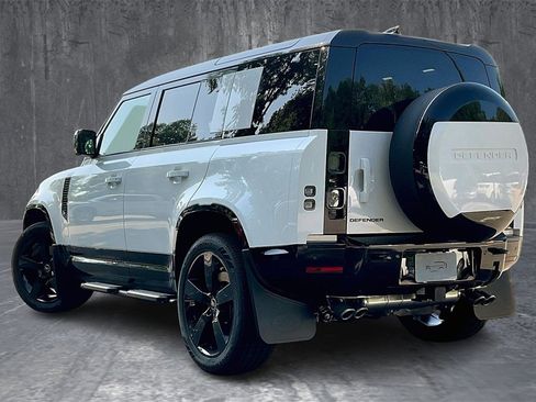 New 2025 Land Rover Defender 110 V8 image 3