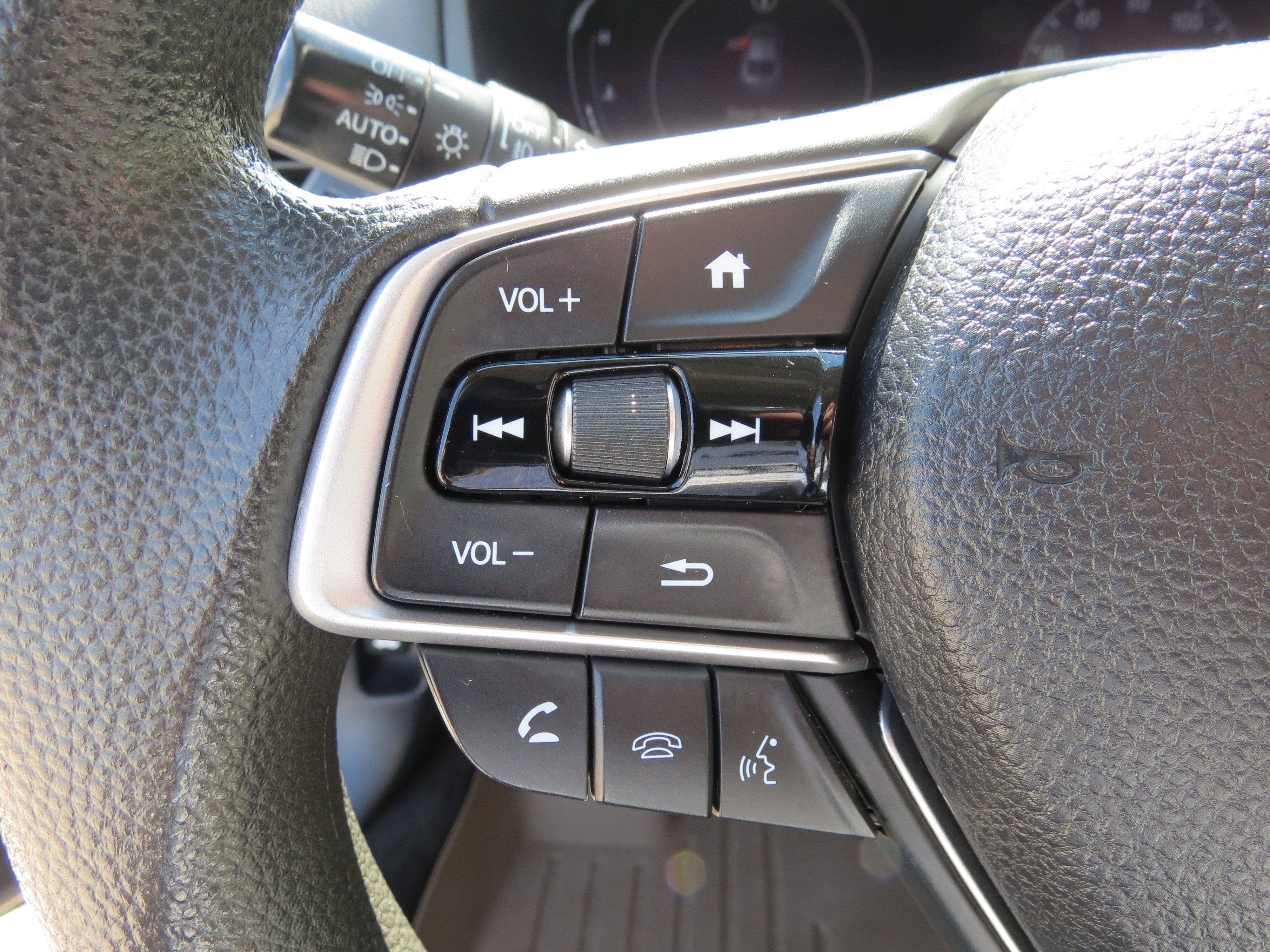 Used 2018 Honda Accord EX image 14