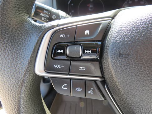Used 2018 Honda Accord EX image 14
