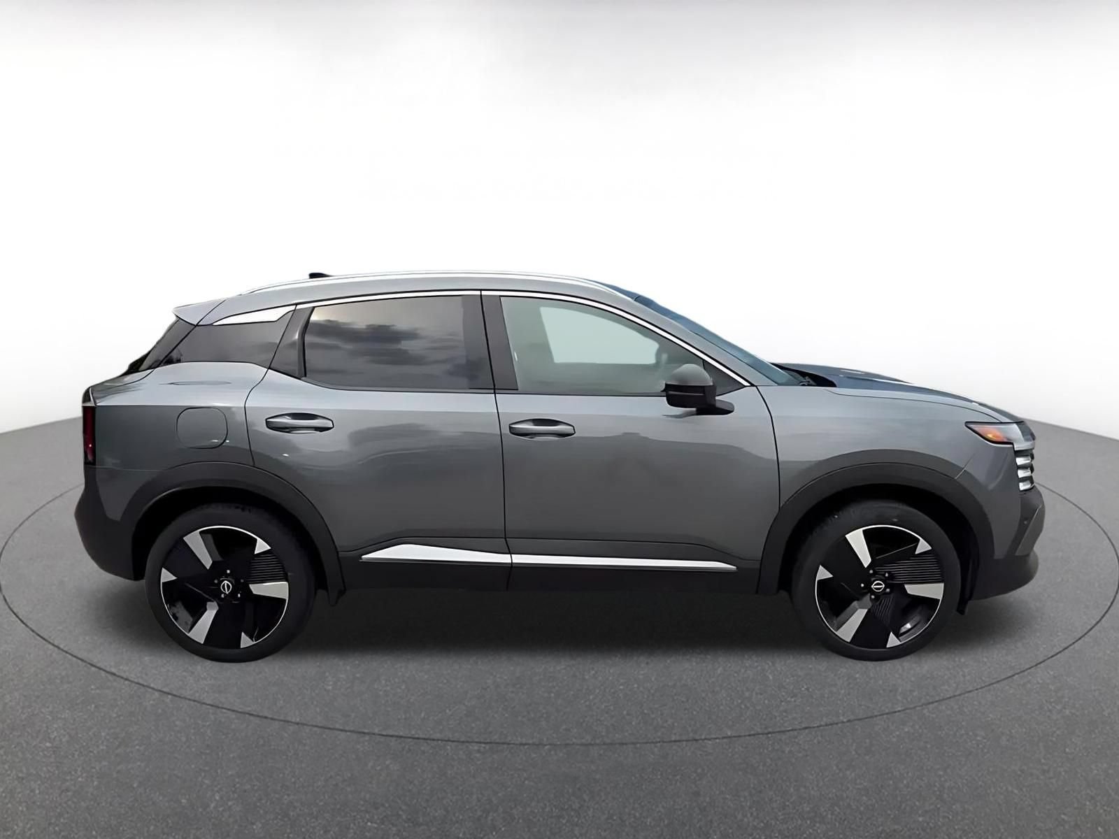 Used 2026 Nissan Kicks SR AWD/4WD image 15