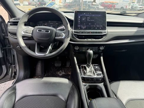 Used 2022 Jeep Compass Altitude image 2