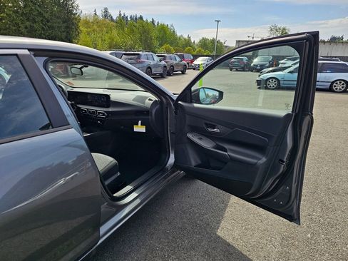 New 2026 Nissan Sentra SV w/ Floor Mat Package FWD image 24