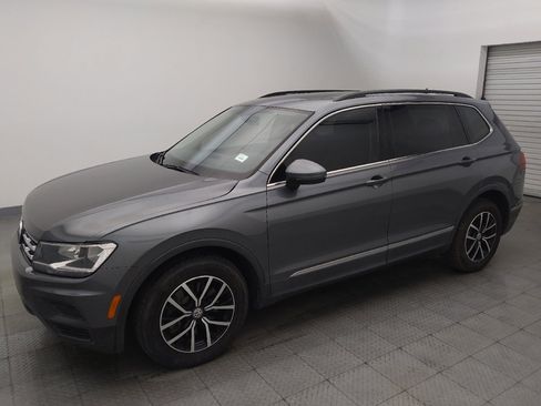 Used 2021 Volkswagen Tiguan SE image 2