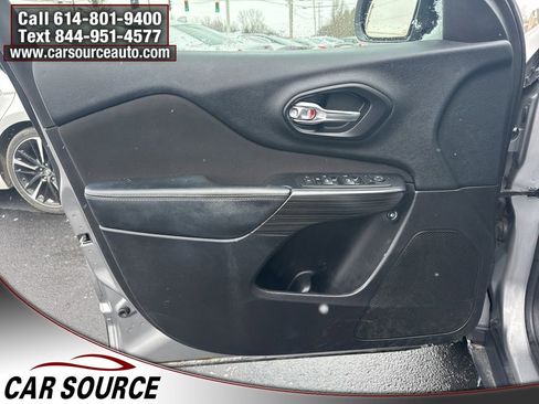 Used 2016 Jeep Cherokee Sport w/ Cold Weather Group image 15