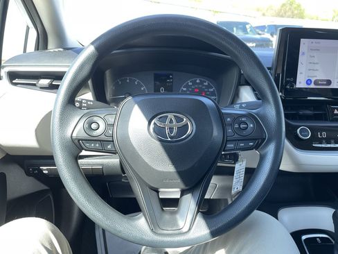 Used 2023 Toyota Corolla LE FWD image 17