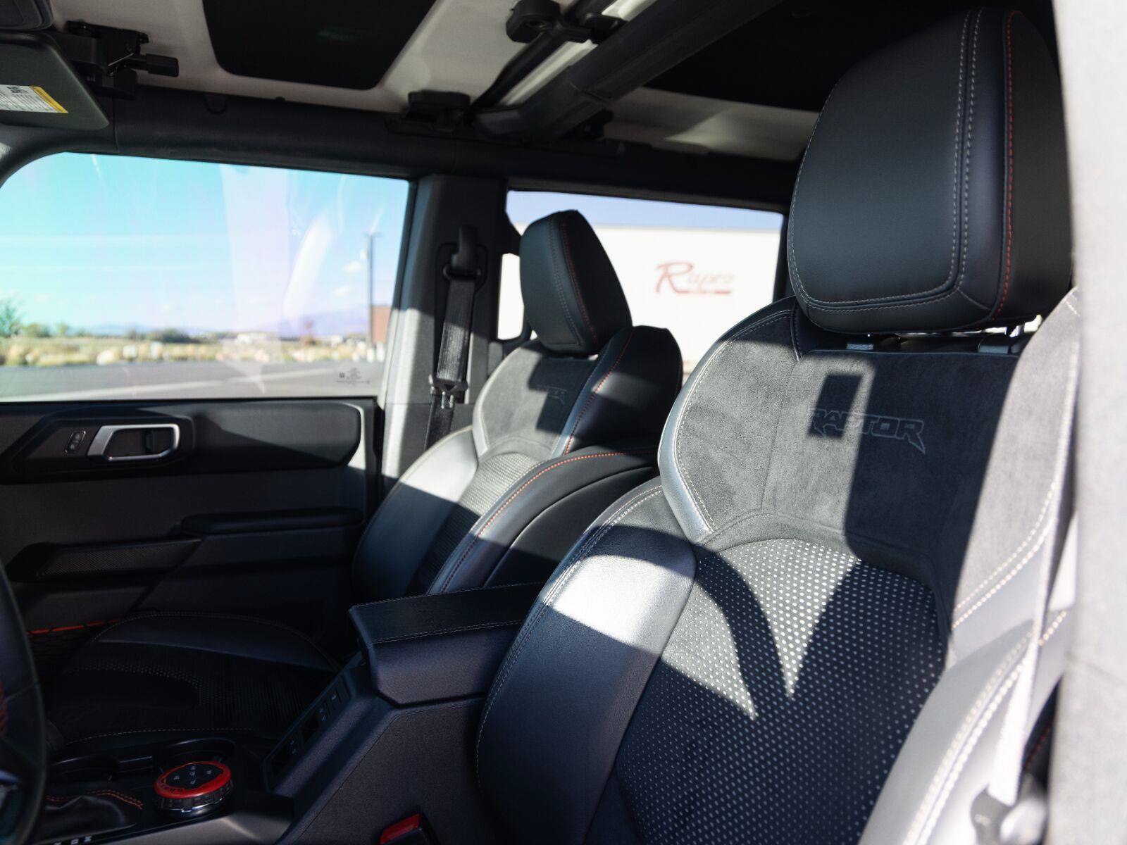 Used 2025 Ford Bronco Raptor AWD/4WD image 18