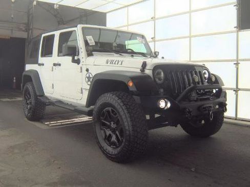 Used 2017 Jeep Wrangler Unlimited Sport AWD/4WD image 3