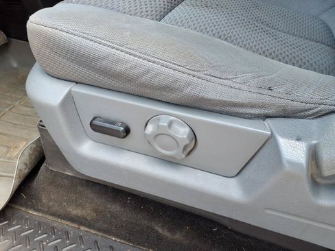 Used 2014 Ford F150 XLT w/ Equipment Group 302A Luxury AWD/4WD image 8